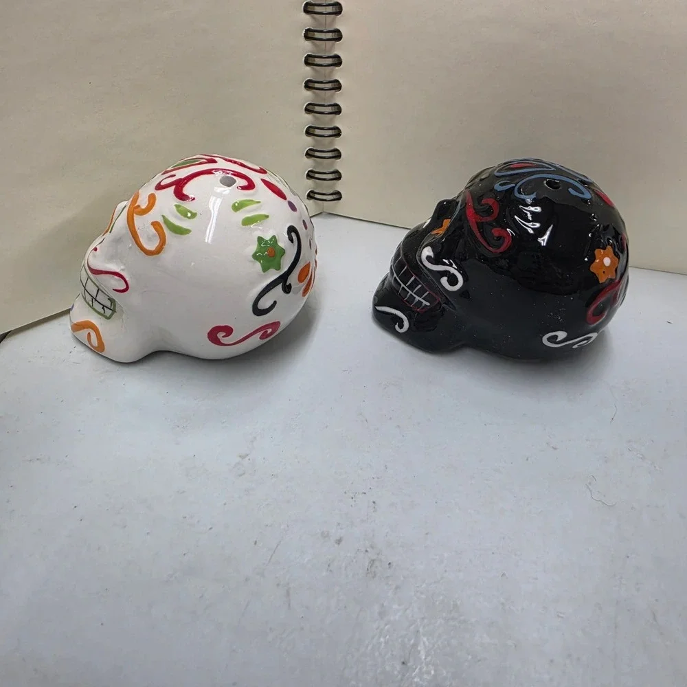 World Market Sugar Skull Salt and Pepper Shakers Set Day of the Dead Ceramic - Picture 6 of 8